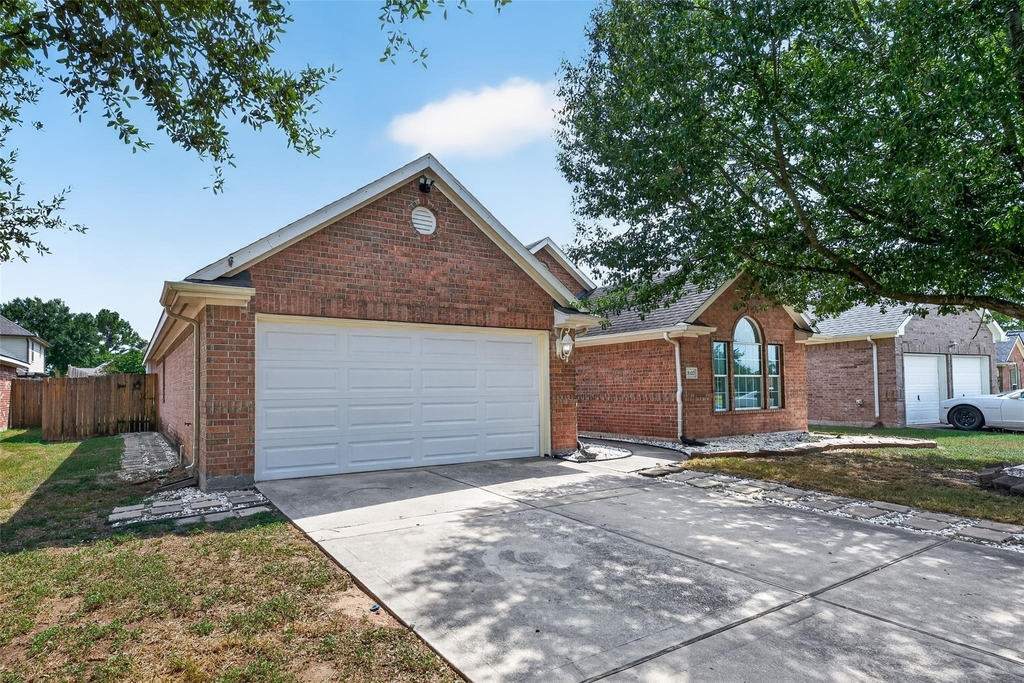 2127 Hannover Way - Photo 1