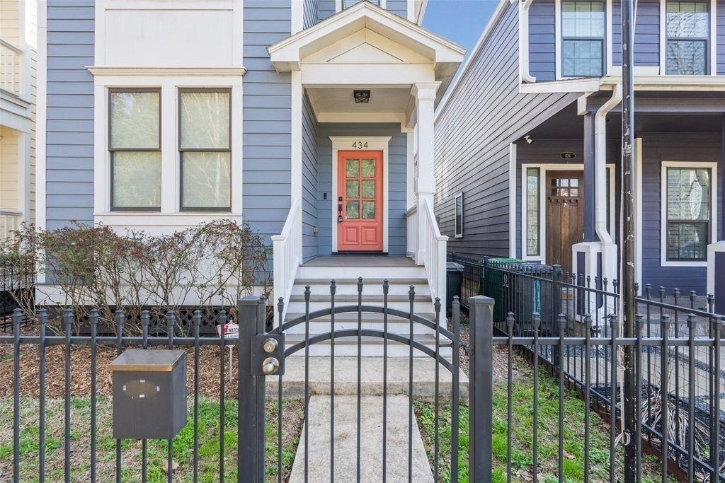 434 W 27th Street - Photo 1