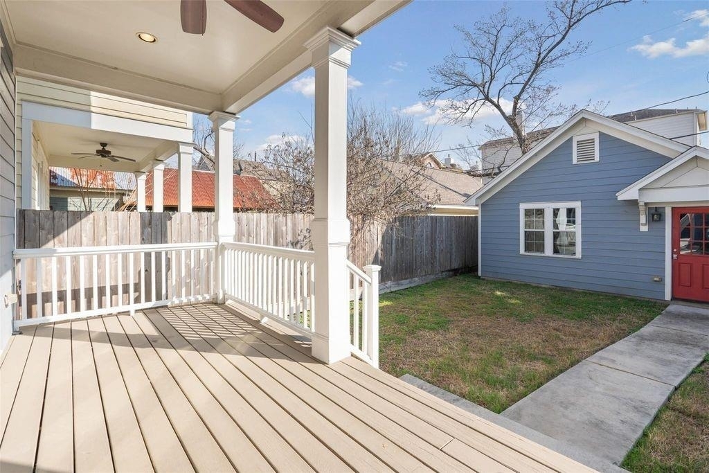434 W 27th Street - Photo 2