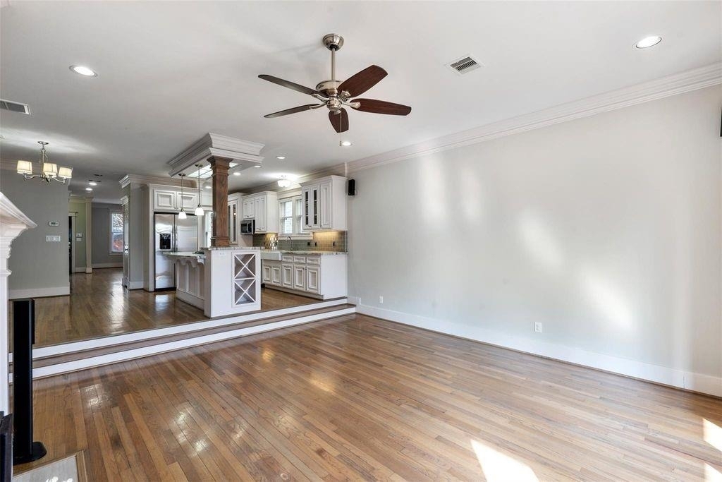 434 W 27th Street - Photo 10