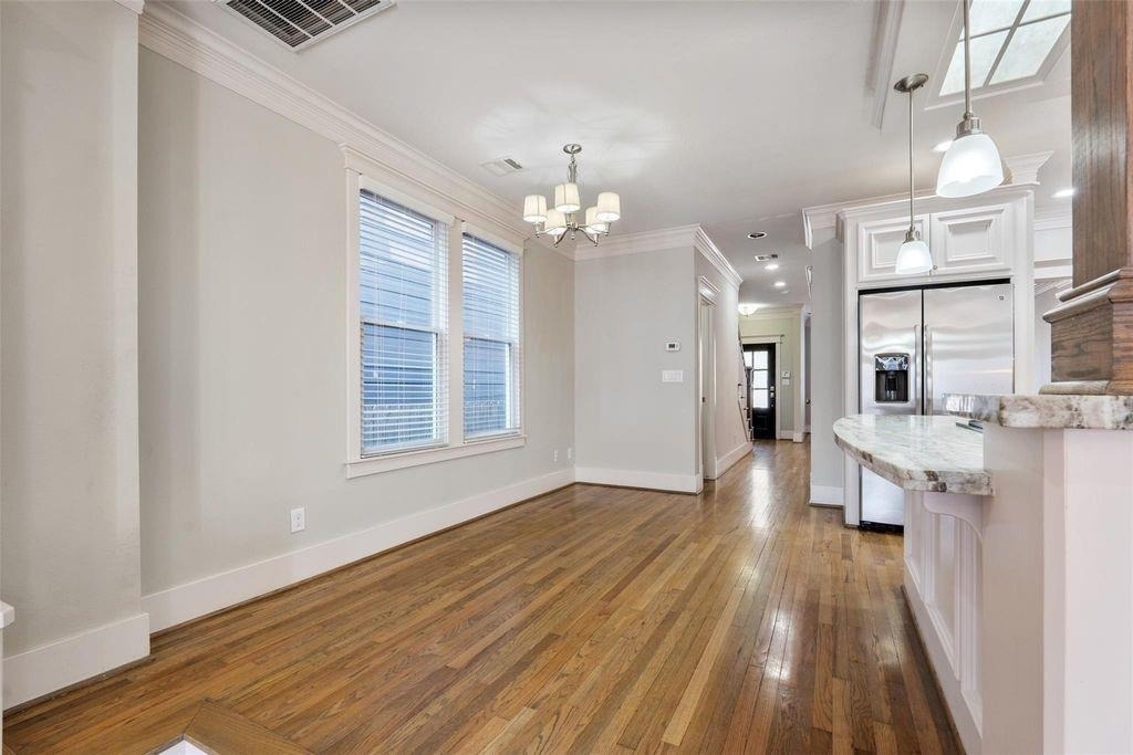 434 W 27th Street - Photo 12