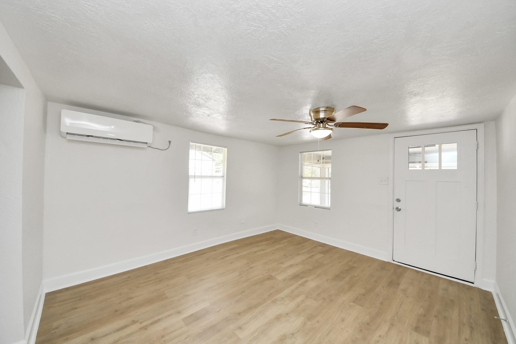 7222 San Angelo Street - Photo 14