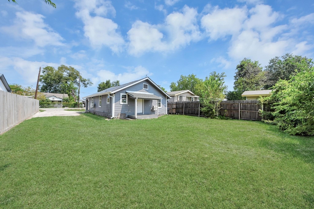 7222 San Angelo Street - Photo 7
