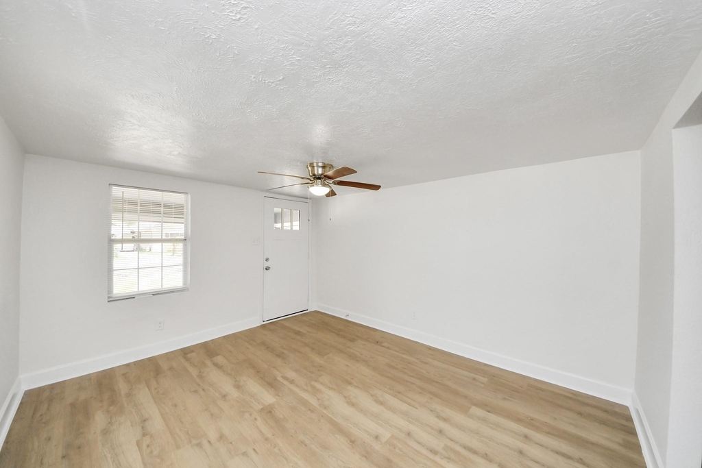 7222 San Angelo Street - Photo 13