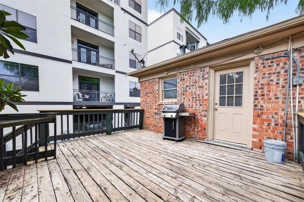 1929 Hawthorne Street - Photo 29