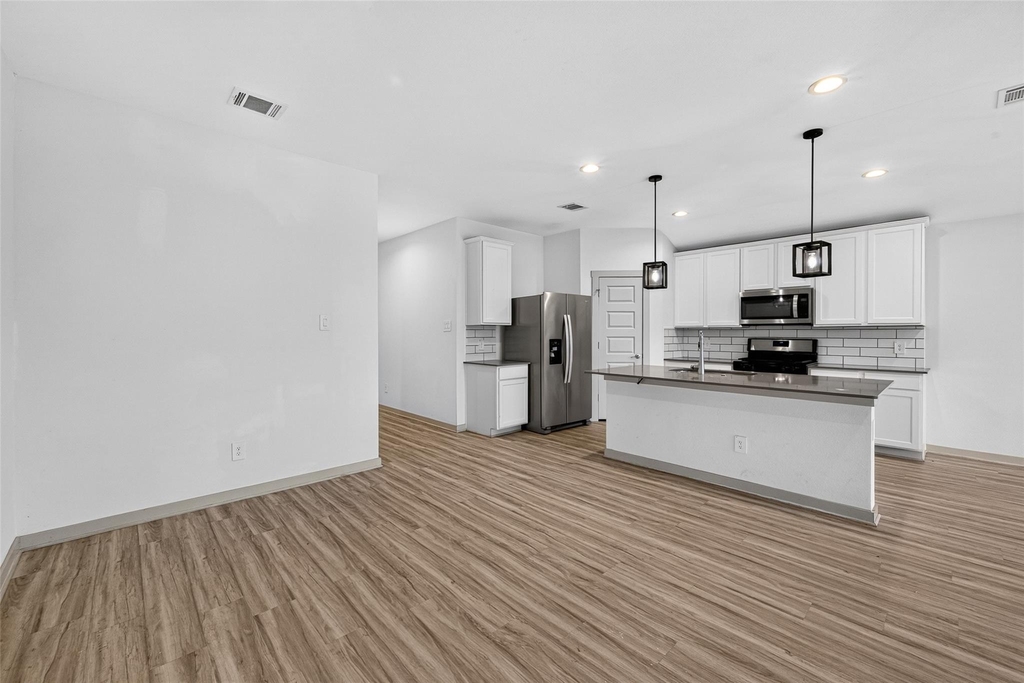7007 Fleetwood Crescent Way - Photo 4