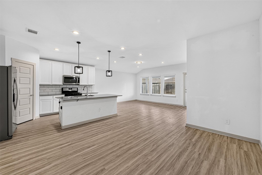 7007 Fleetwood Crescent Way - Photo 3