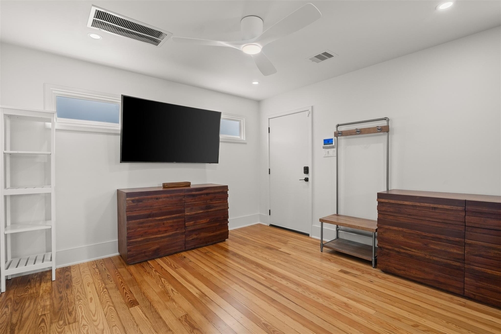 717 Arlington Street - Photo 3