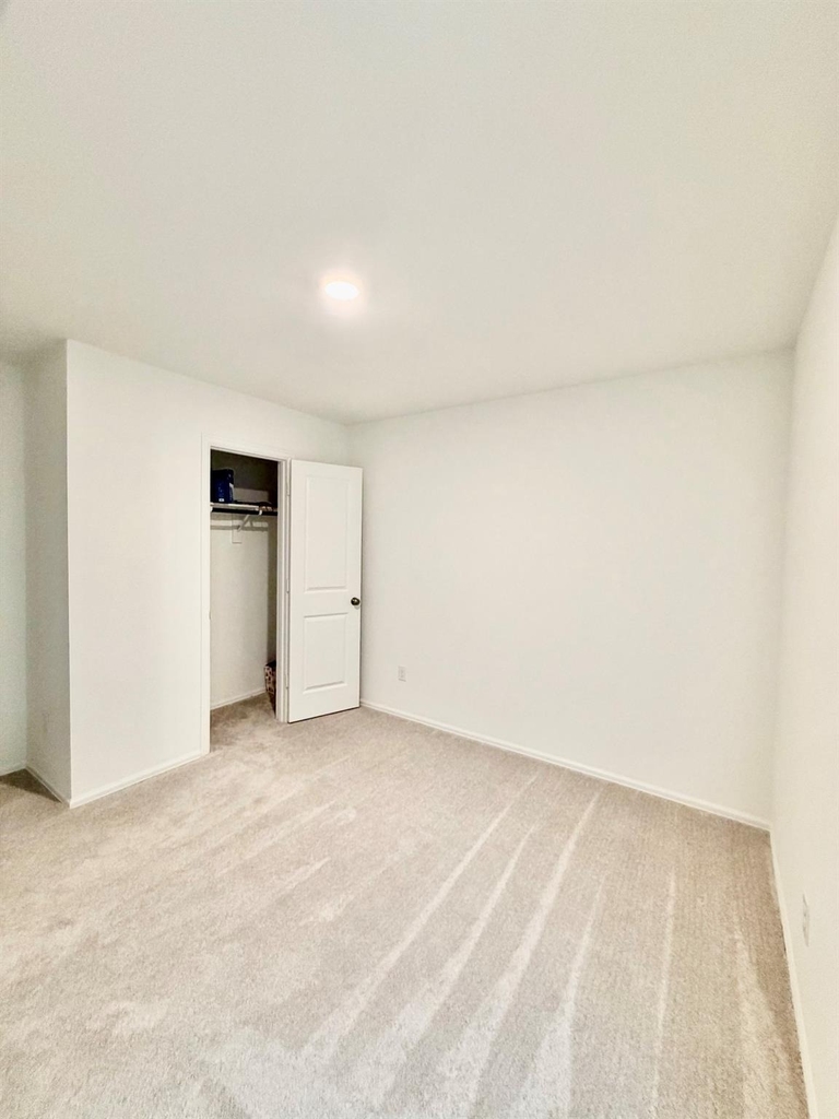 9031 Estes Lakes Drive - Photo 5