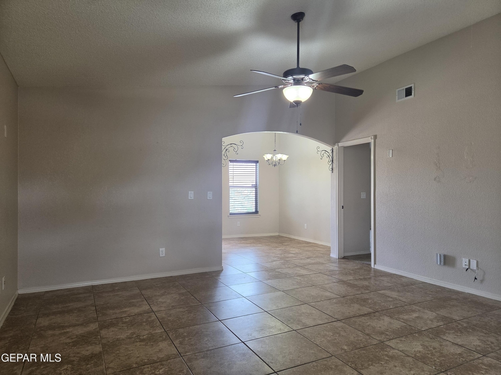 14189 N Point Avenue - Photo 1