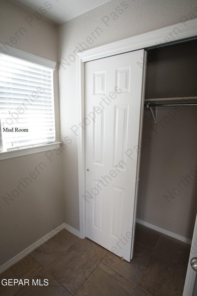 14681 Boer Trail Avenue - Photo 2