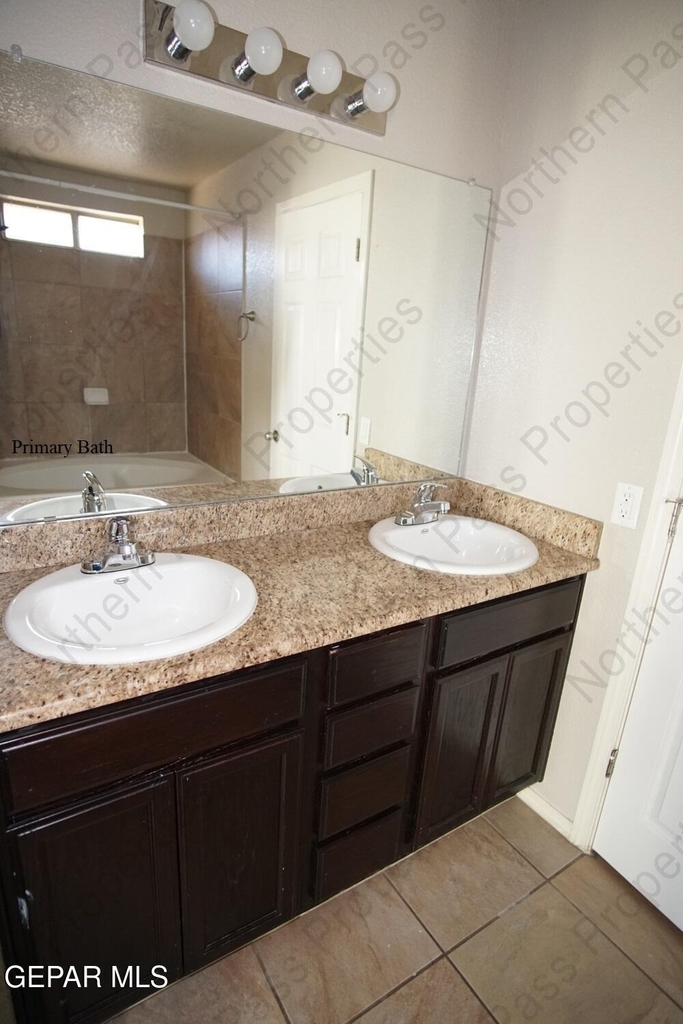 14681 Boer Trail Avenue - Photo 11