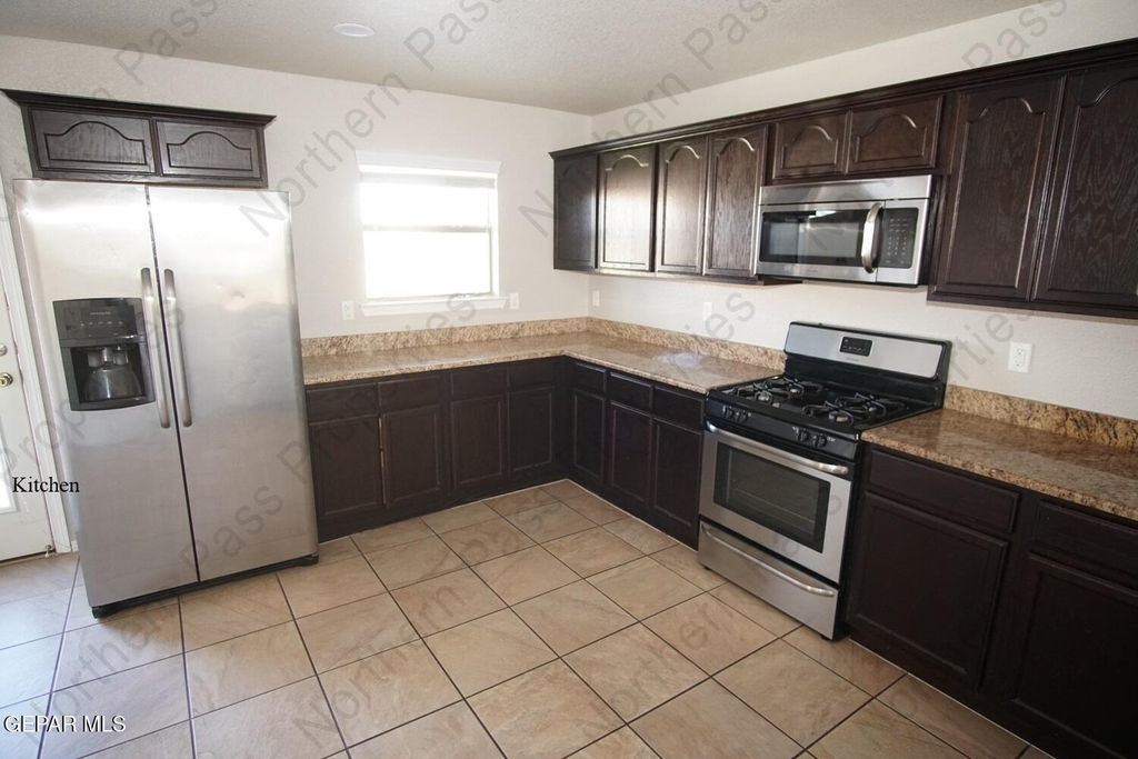 14681 Boer Trail Avenue - Photo 7