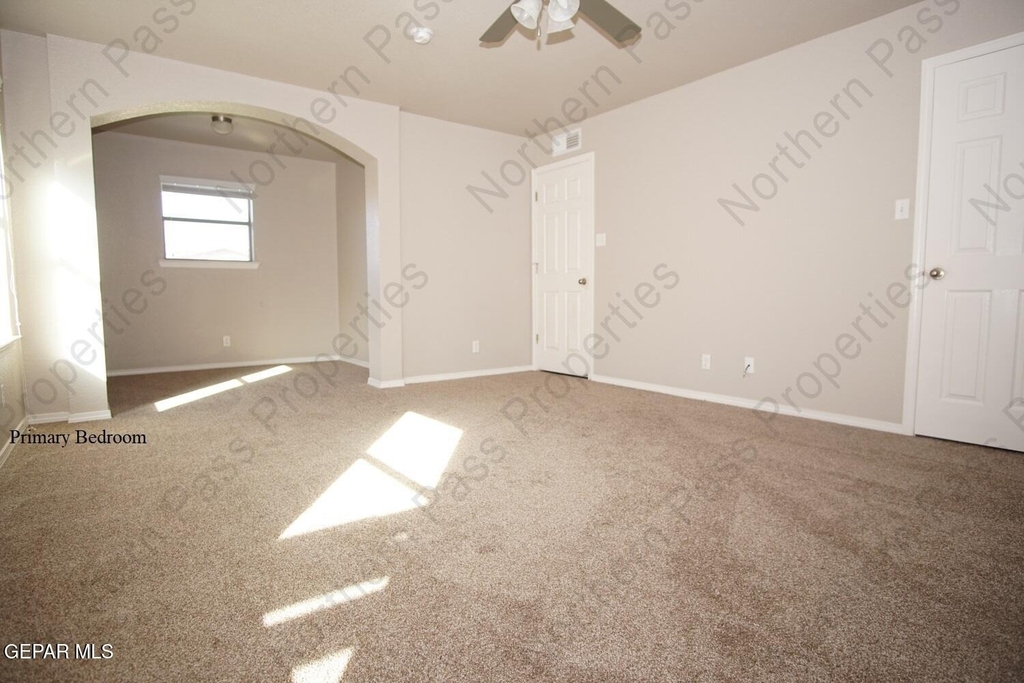 14681 Boer Trail Avenue - Photo 10