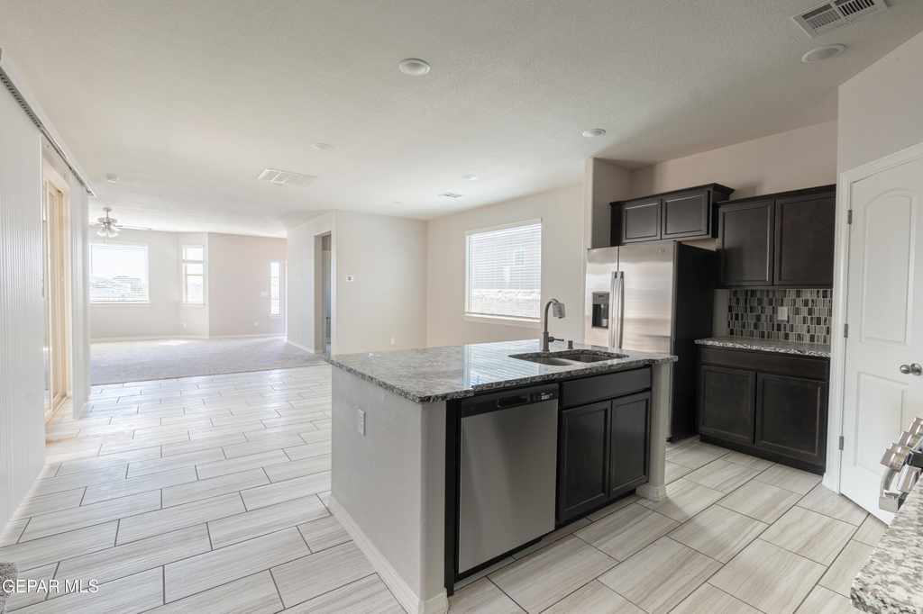 14925 Pebble Hills Boulevard - Photo 4
