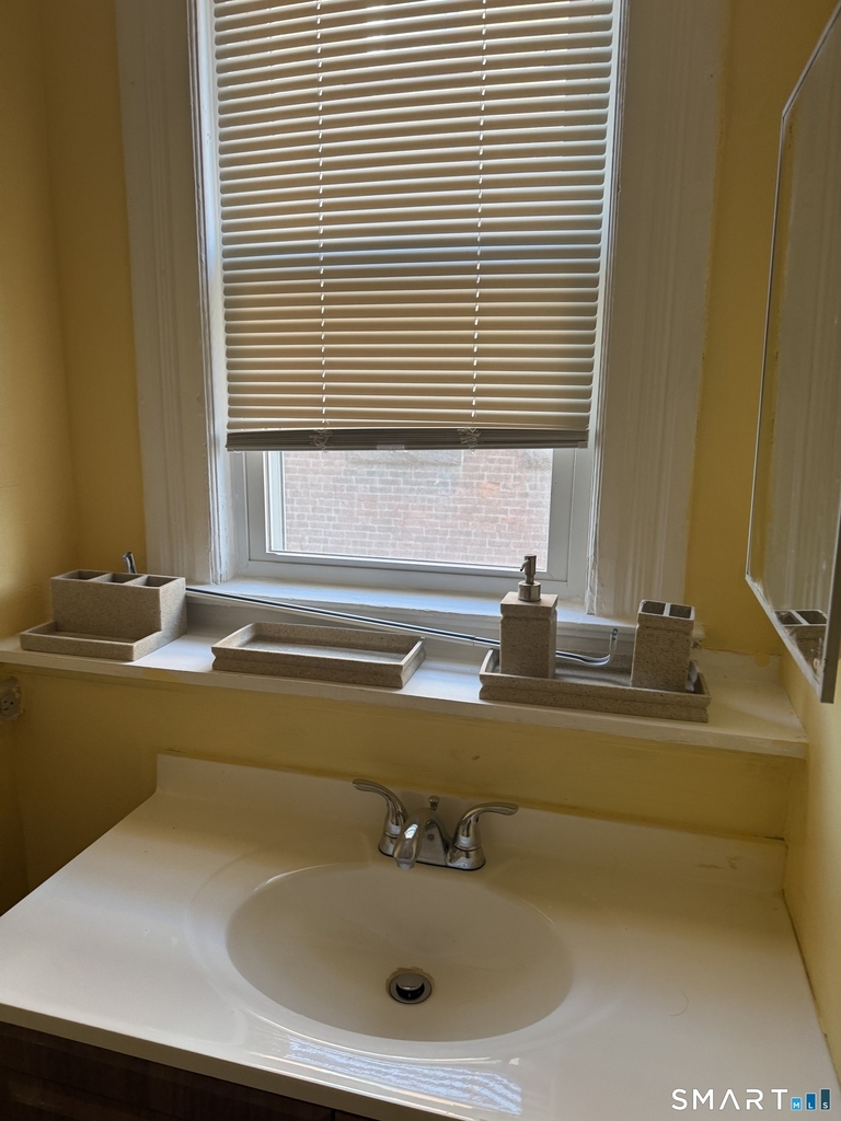 107 Hungerford Street - Photo 3