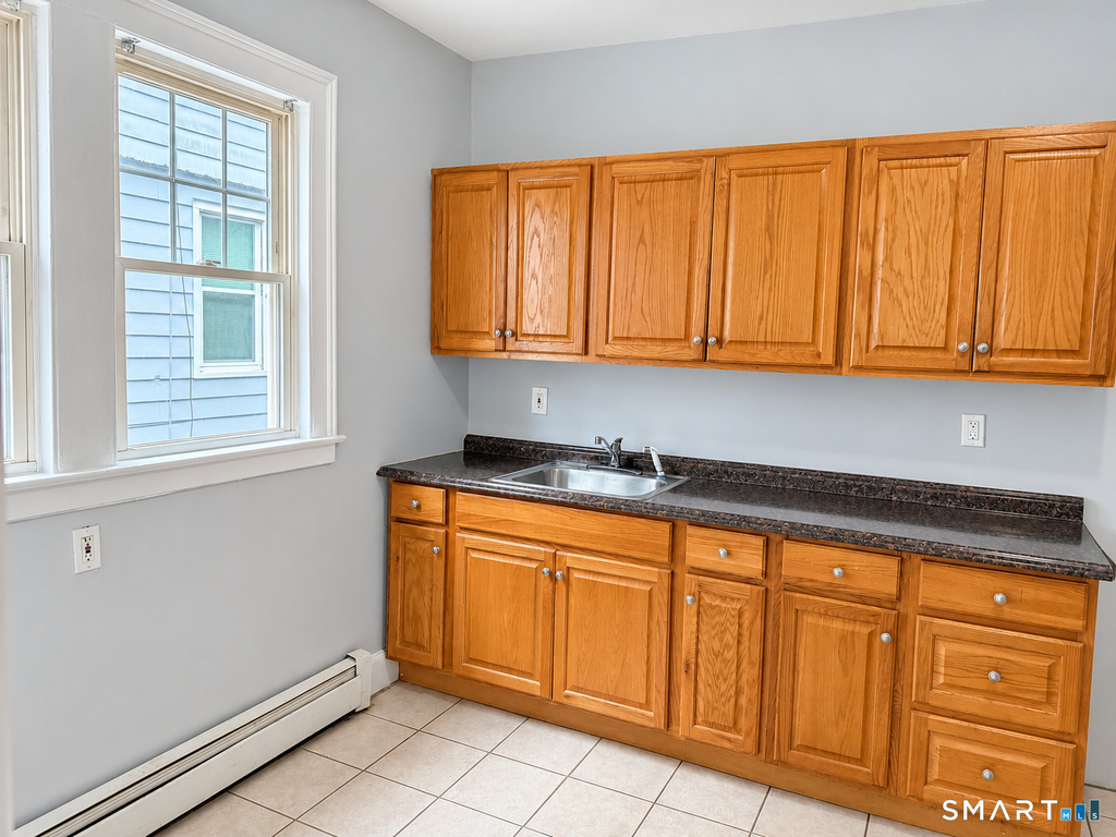 98 Anthony Street - Photo 2
