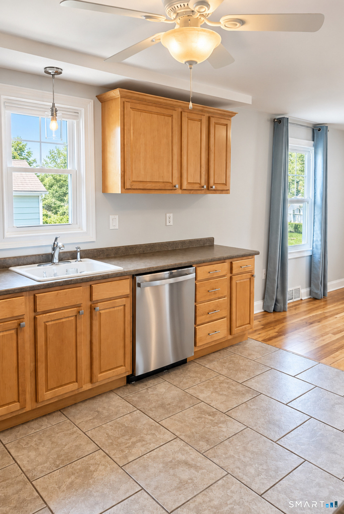 73 Greenfield Avenue - Photo 4