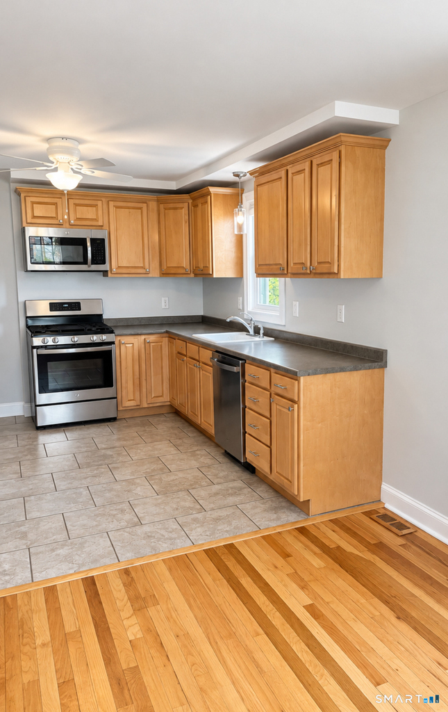 73 Greenfield Avenue - Photo 3