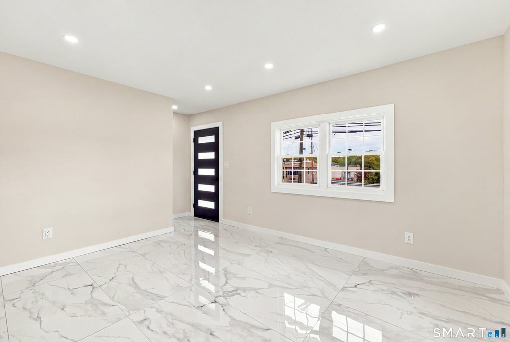 678 Farmington Avenue - Photo 3