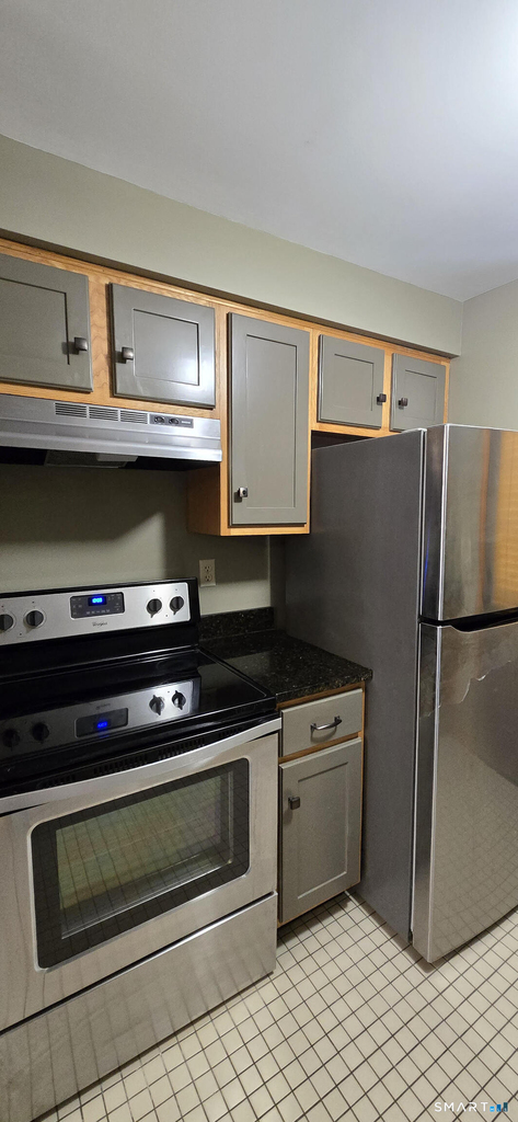 184 Middlesex Avenue - Photo 4