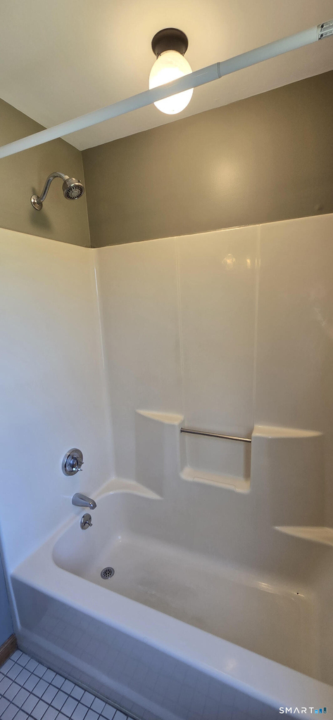184 Middlesex Avenue - Photo 6