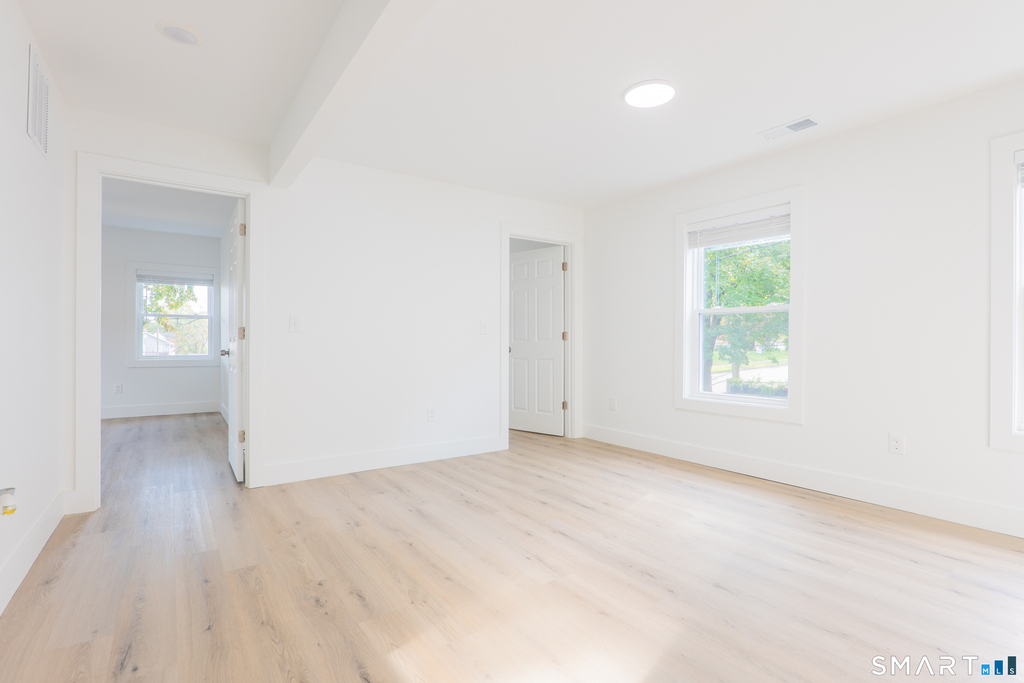9 Hoyt Street - Photo 5