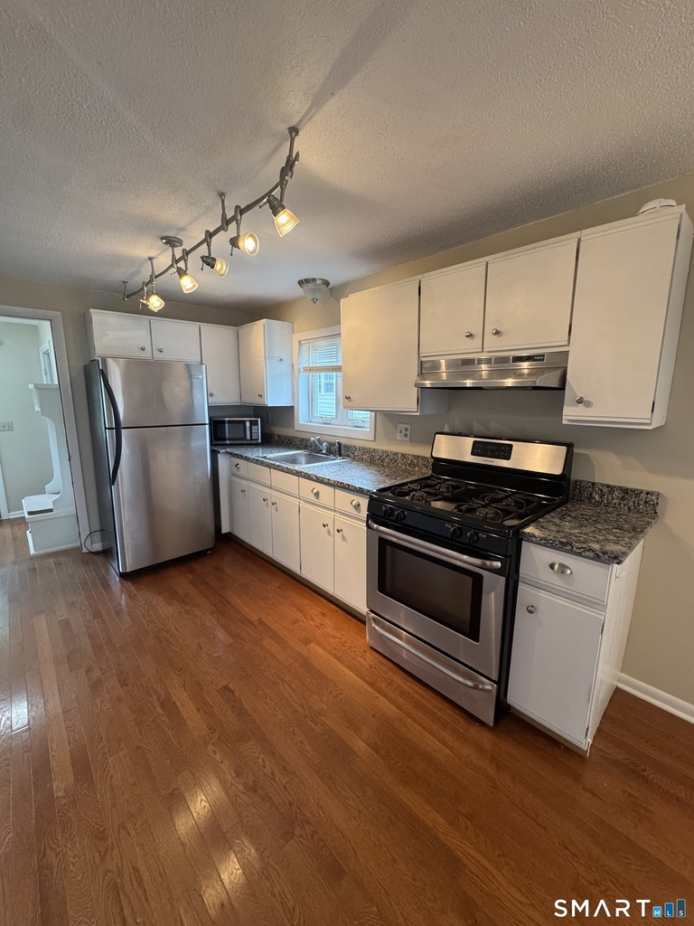 115 Whitfield Street - Photo 2