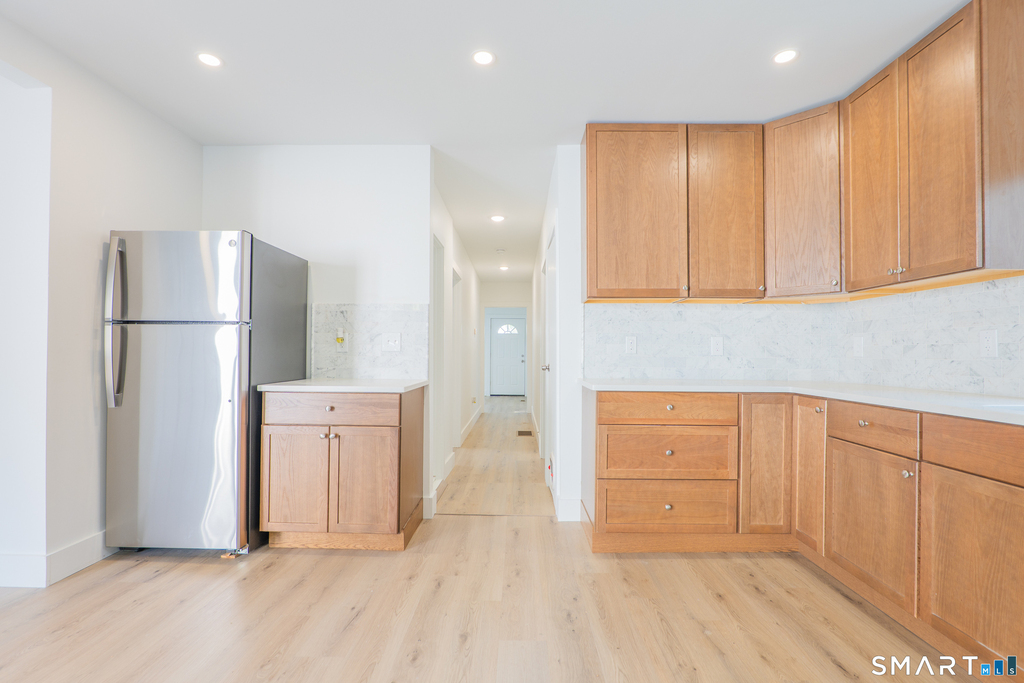 9 Hoyt Street - Photo 2