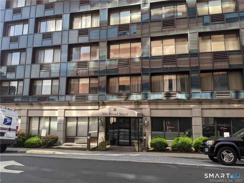 300 Broad Street - Photo 0