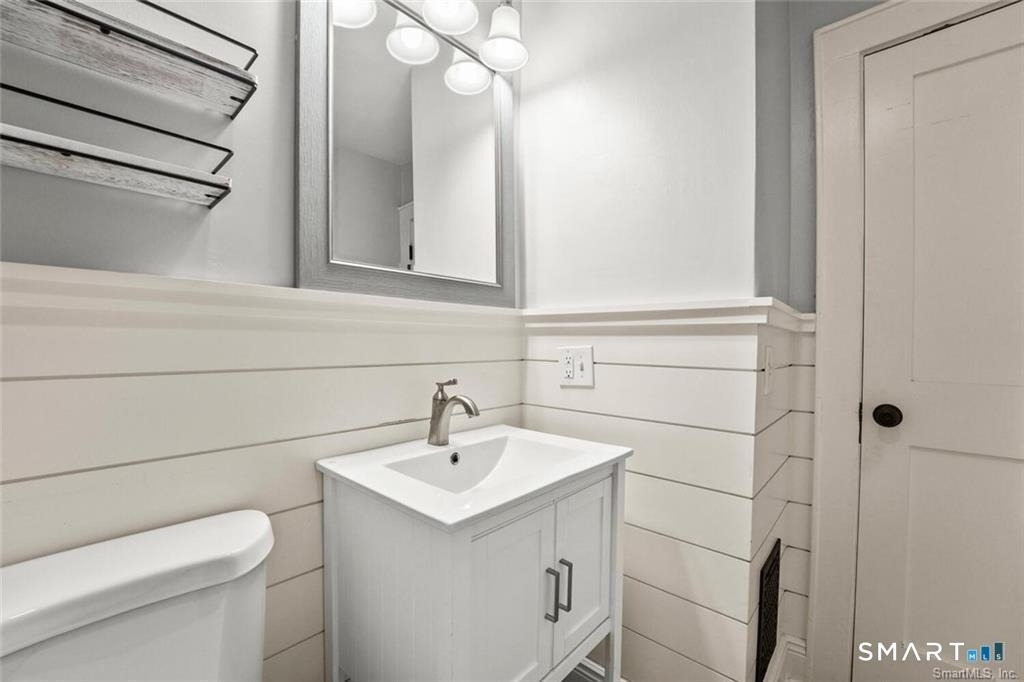 38 Churchill Street - Photo 11