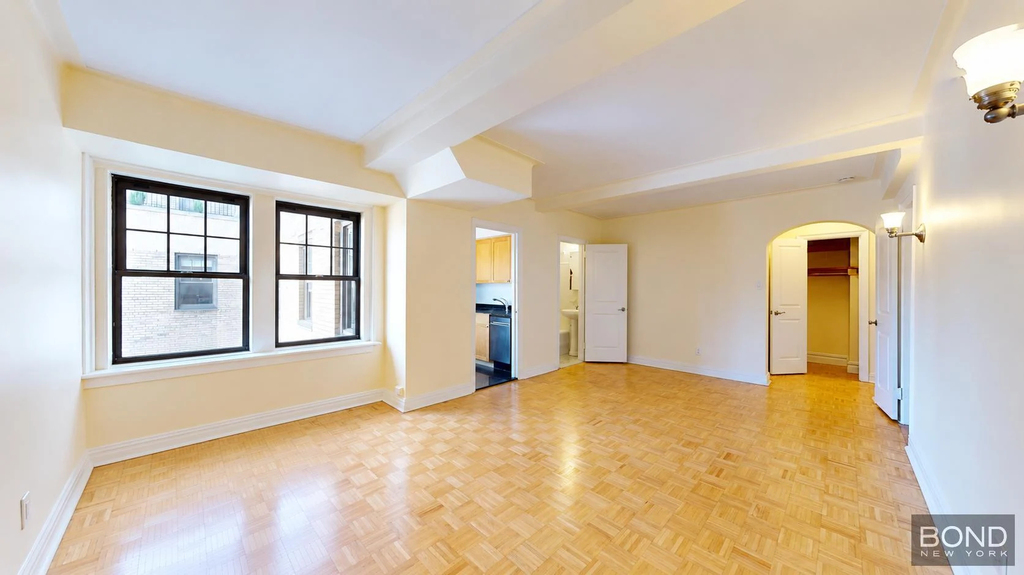 95 Christopher Street - Photo 2