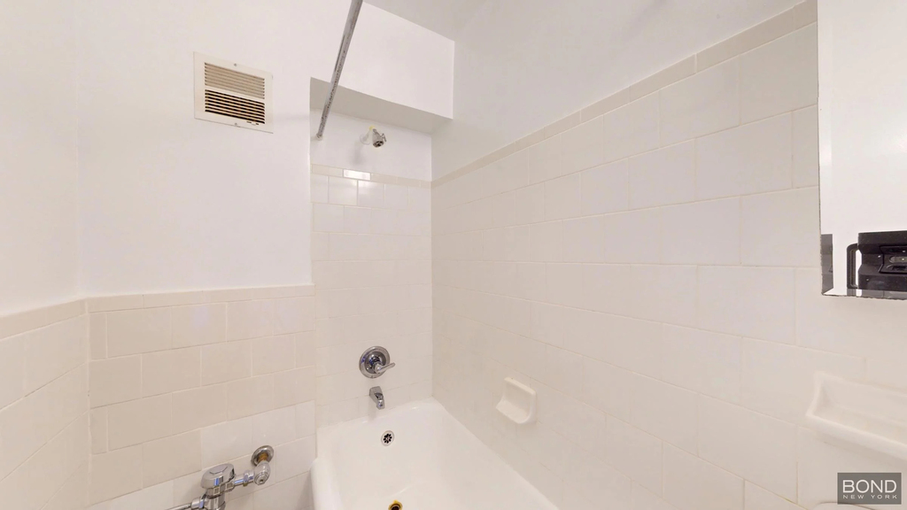95 Christopher Street - Photo 5