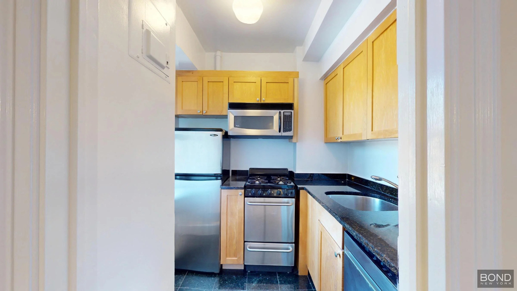 95 Christopher Street - Photo 4
