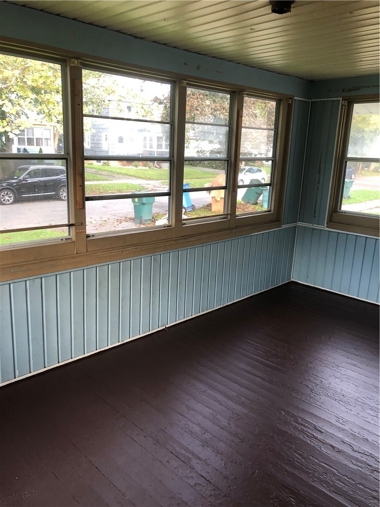 938 Post Avenue - Photo 7