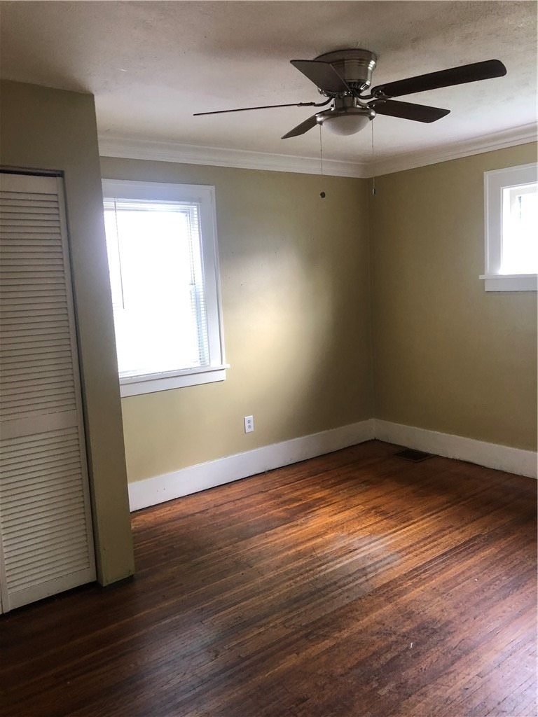938 Post Avenue - Photo 9