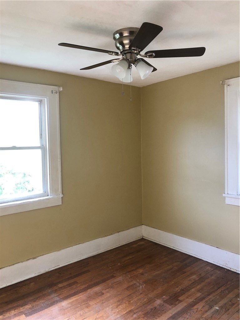 938 Post Avenue - Photo 4