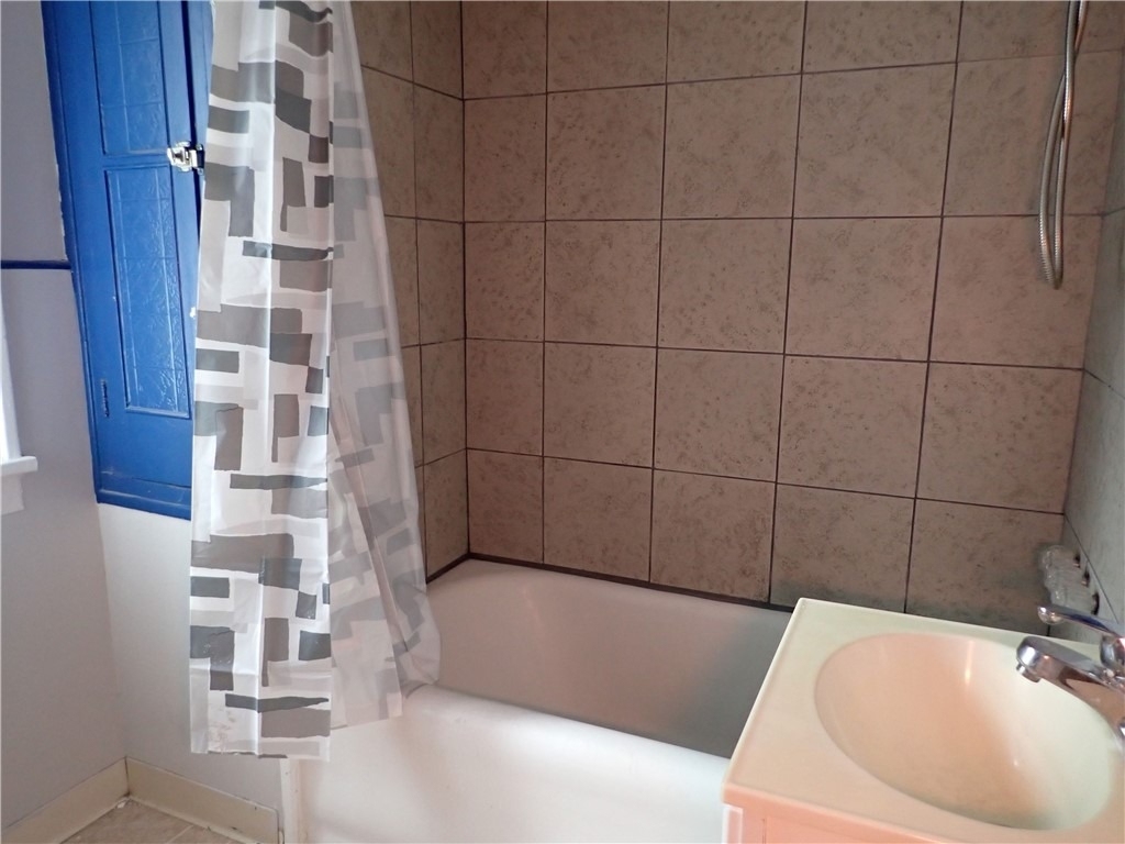 122 Holcroft Road - Photo 7
