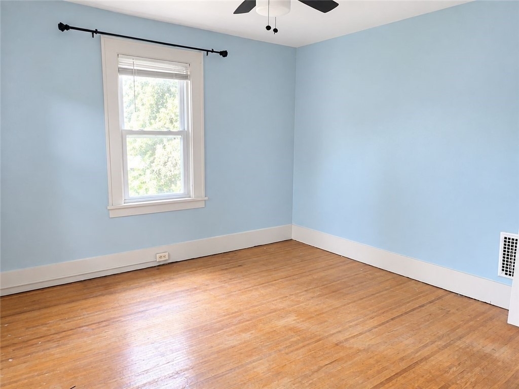 122 Holcroft Road - Photo 8