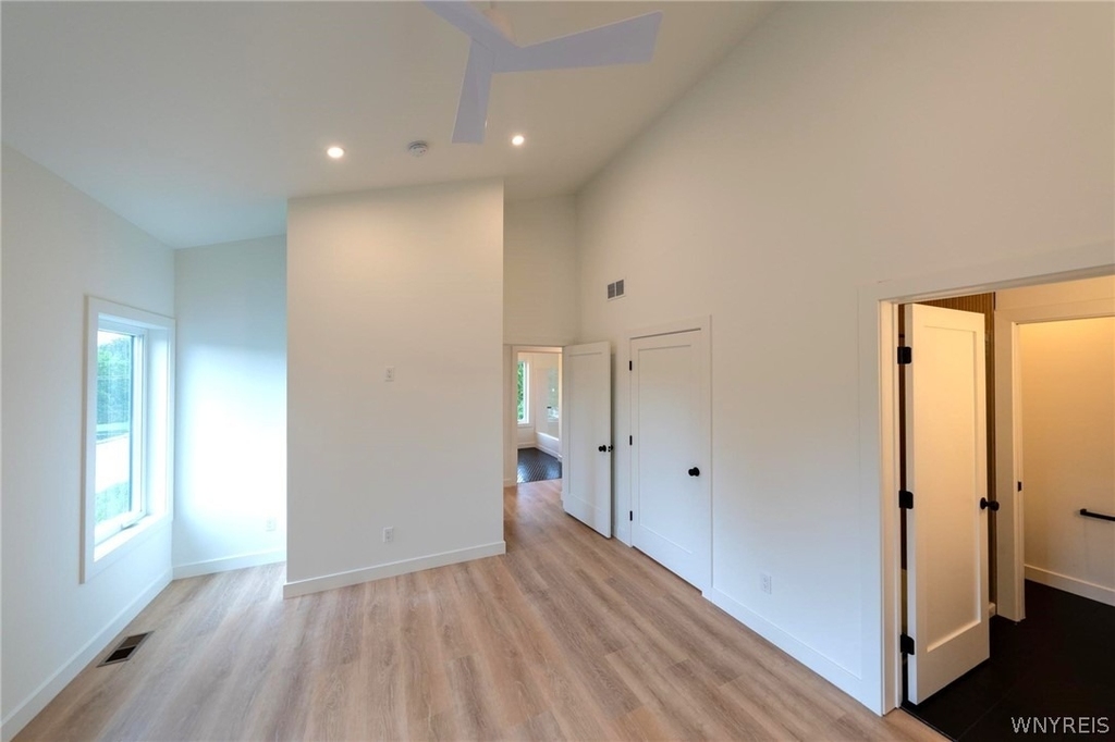 6220 Tonawanda Creek Road - Photo 16