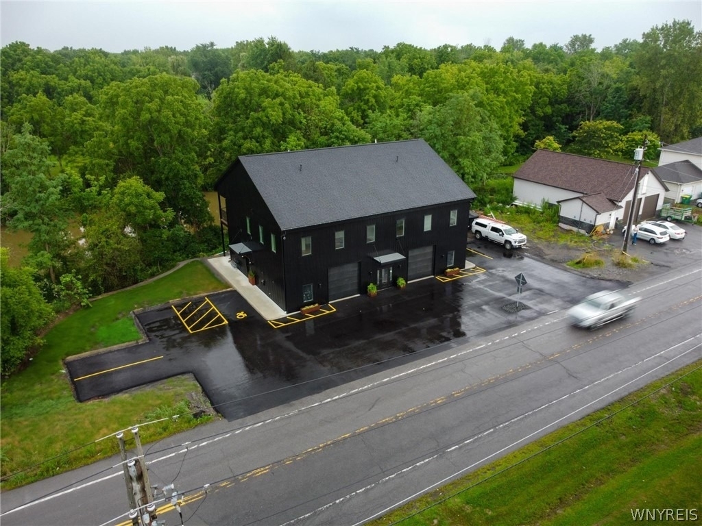 6220 Tonawanda Creek Road - Photo 1