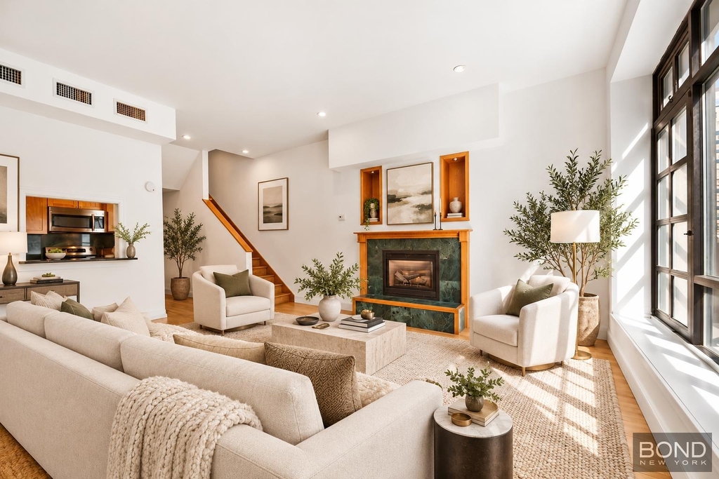 East 57 Avenue - Photo 0