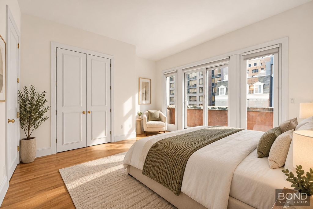 East 57 Avenue - Photo 2