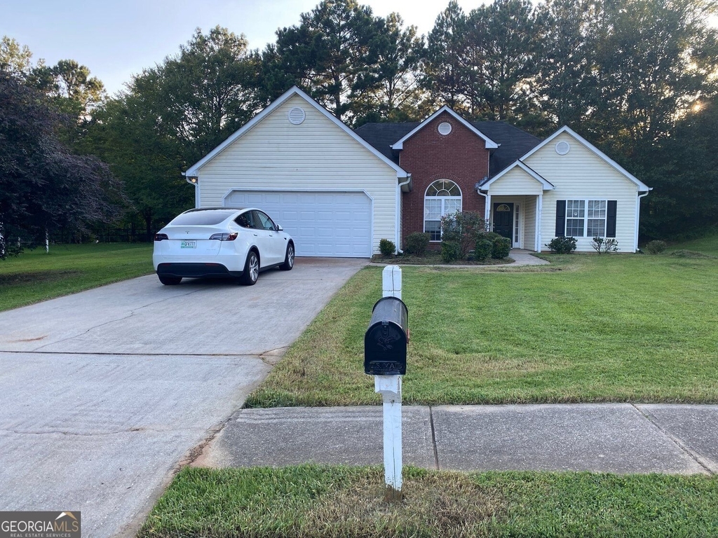 4389 Ashlyn Rebecca Drive - Photo 2
