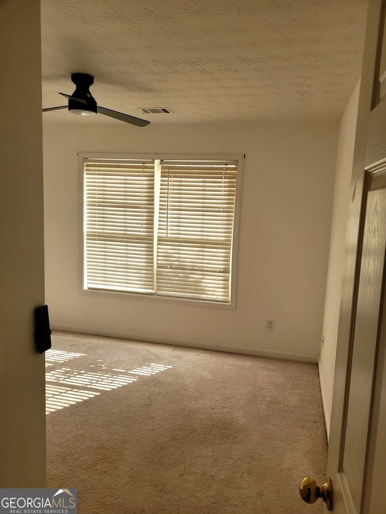 2360 Pettit Drive Ne - Photo 11