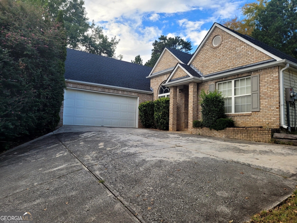2360 Pettit Drive Ne - Photo 1