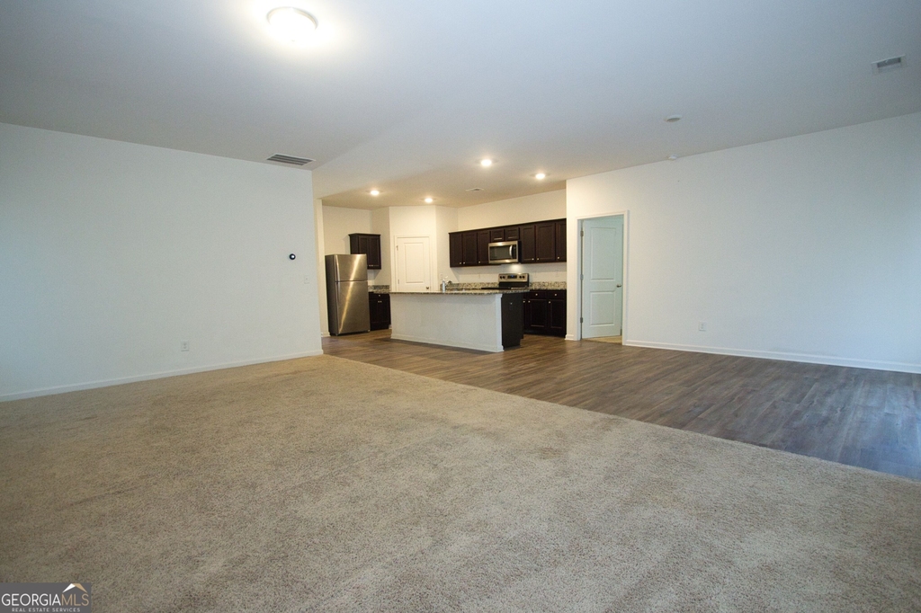 222 Sinclair Way - Photo 3