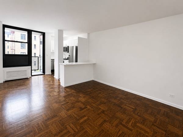 165 East 35th Street - Photo 0