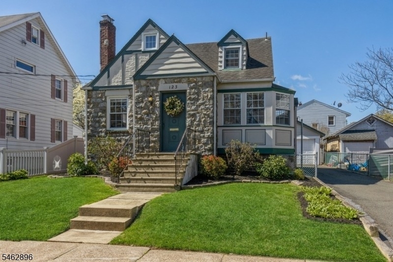 123 New St - Photo 0