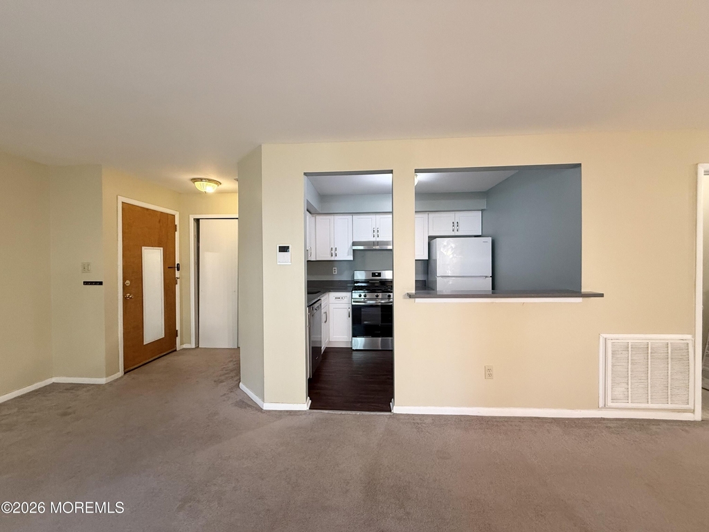 112 Lowell Court - Photo 10